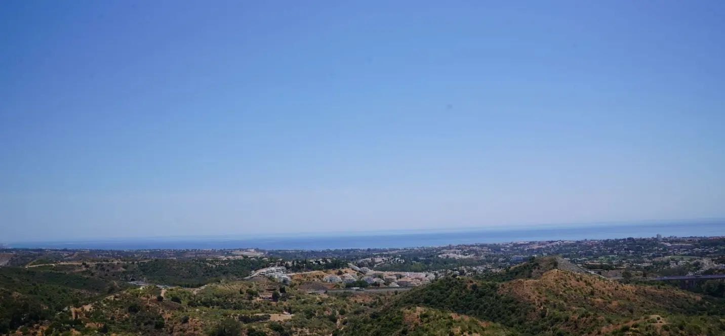 Sale of residential plot in La Quinta 4