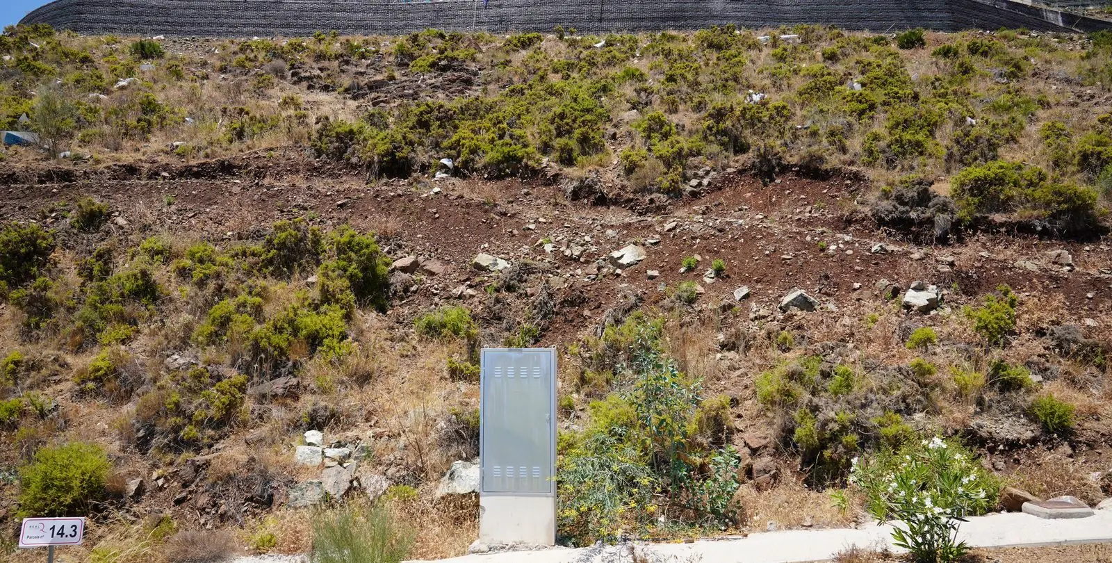 Sale of residential plot in La Quinta 12