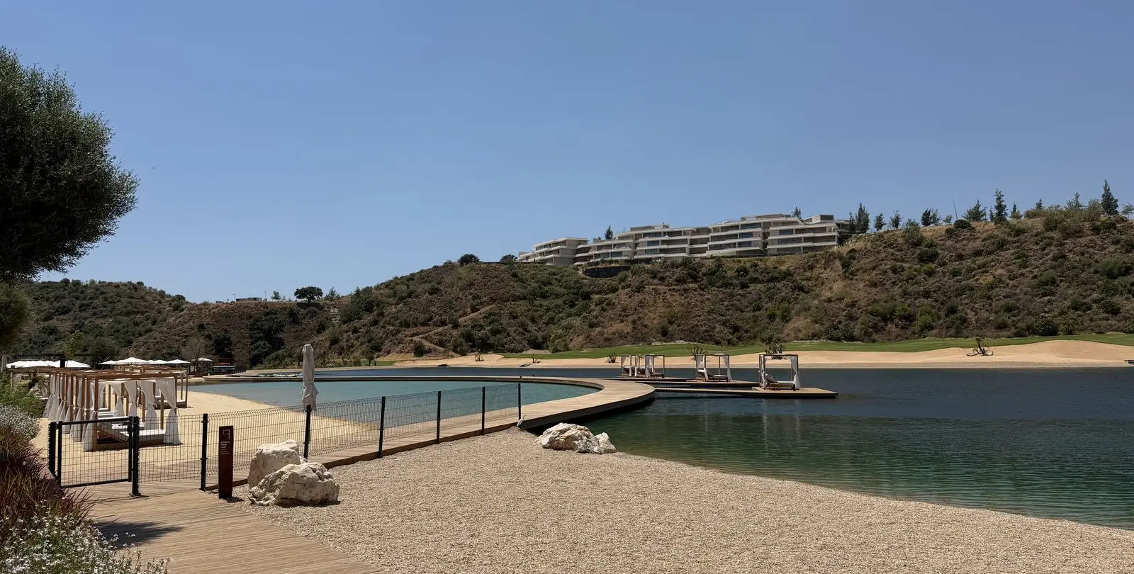 Sale of residential plot in La Quinta 15