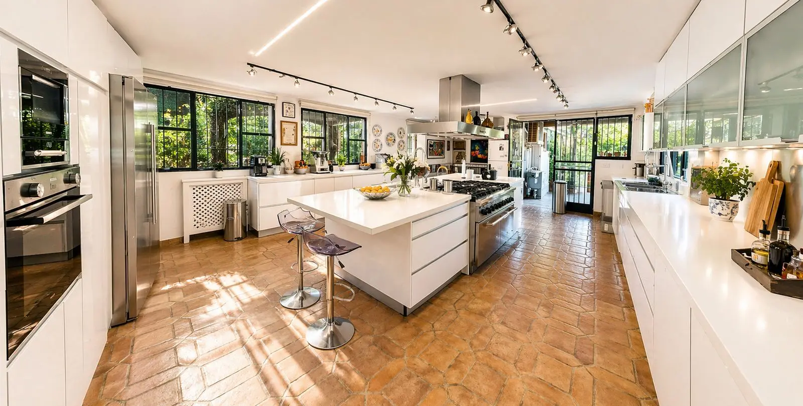Sale of detached villa in Guadalmina Baja 5