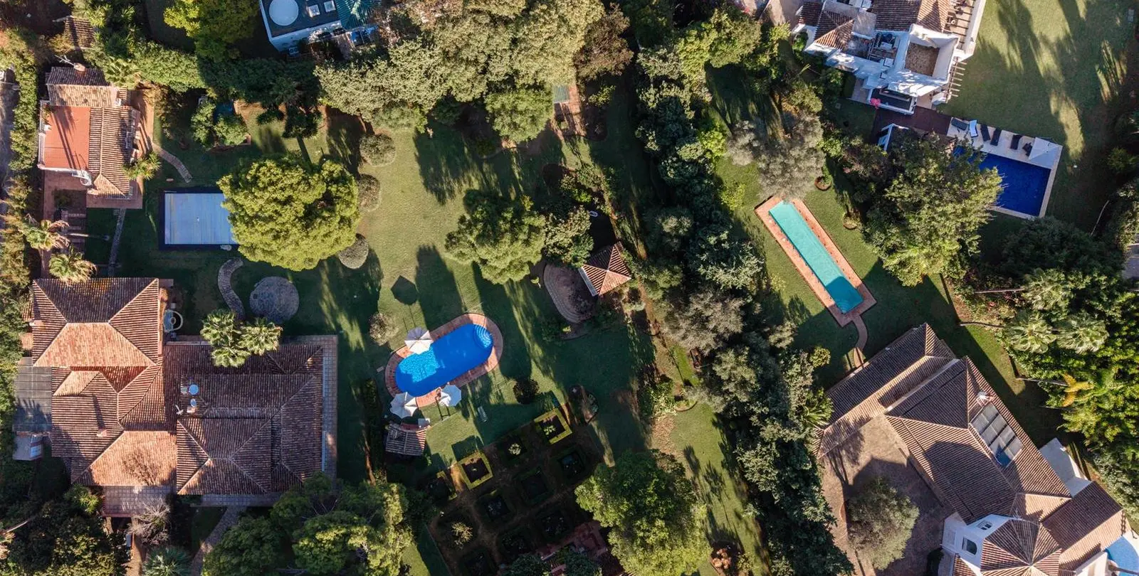 Sale of detached villa in Guadalmina Baja 19