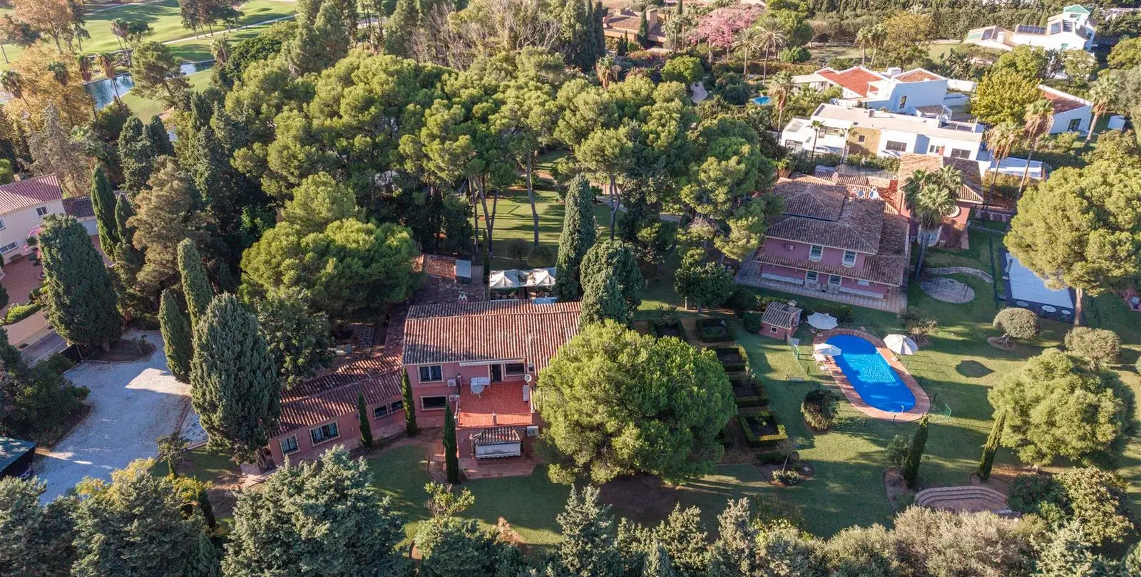 Sale of detached villa in Guadalmina Baja 21