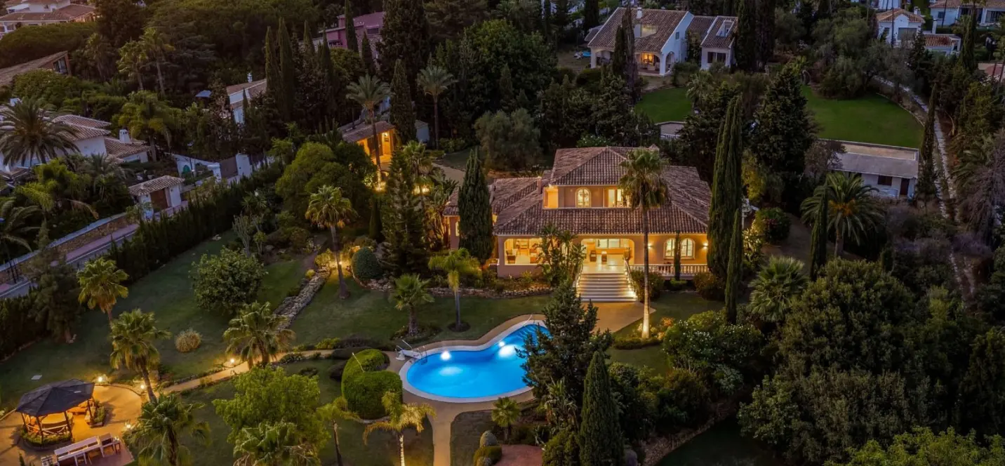 Venta de villa independiente en Elviria 0