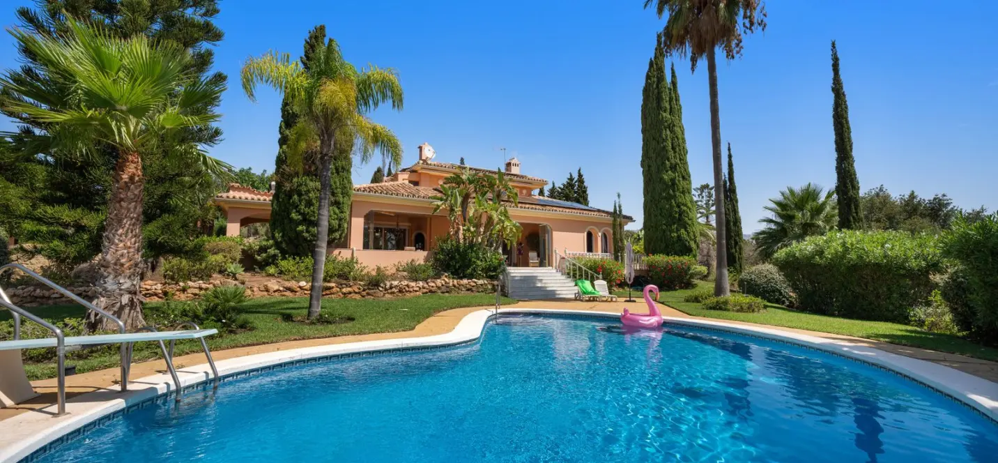 Venta de villa independiente en Elviria 2