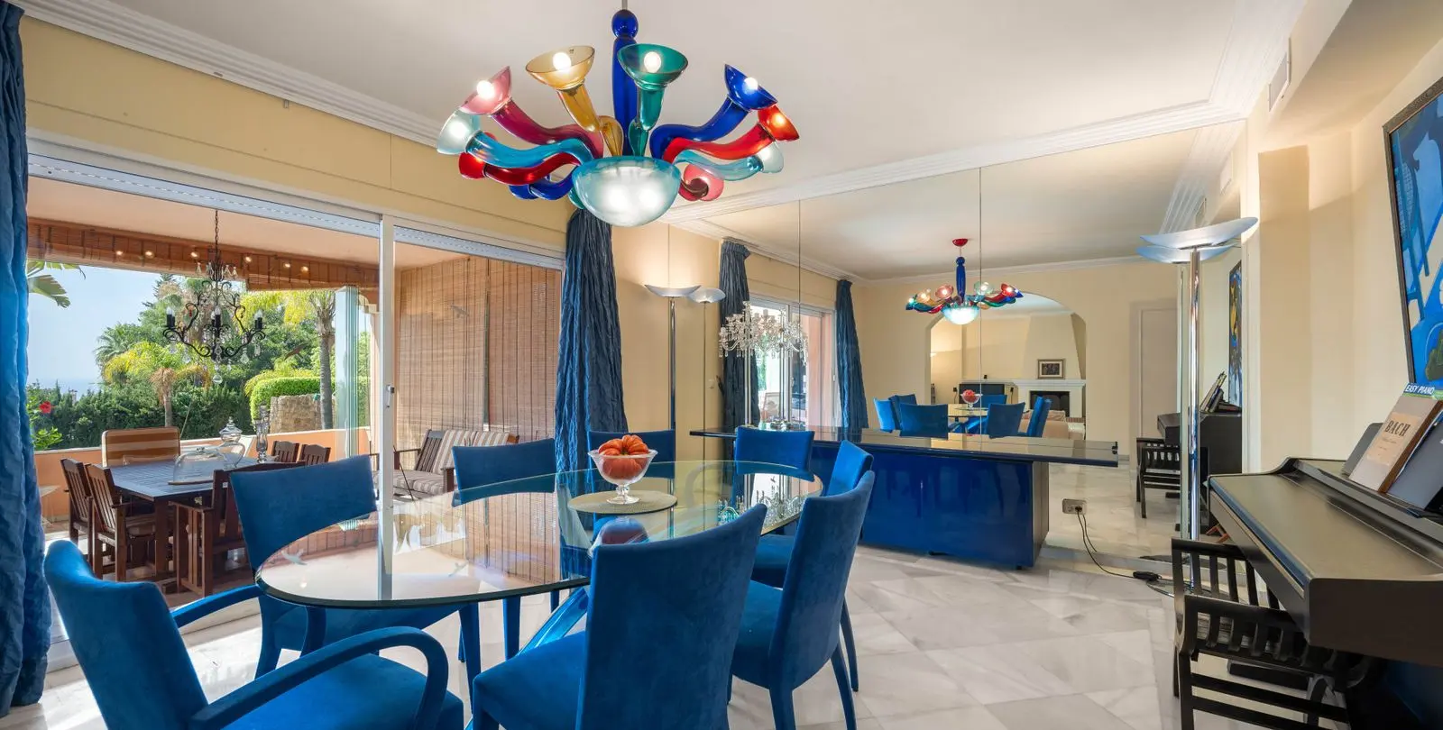 Продажа  отдельно стоящей виллы в Elviria 6