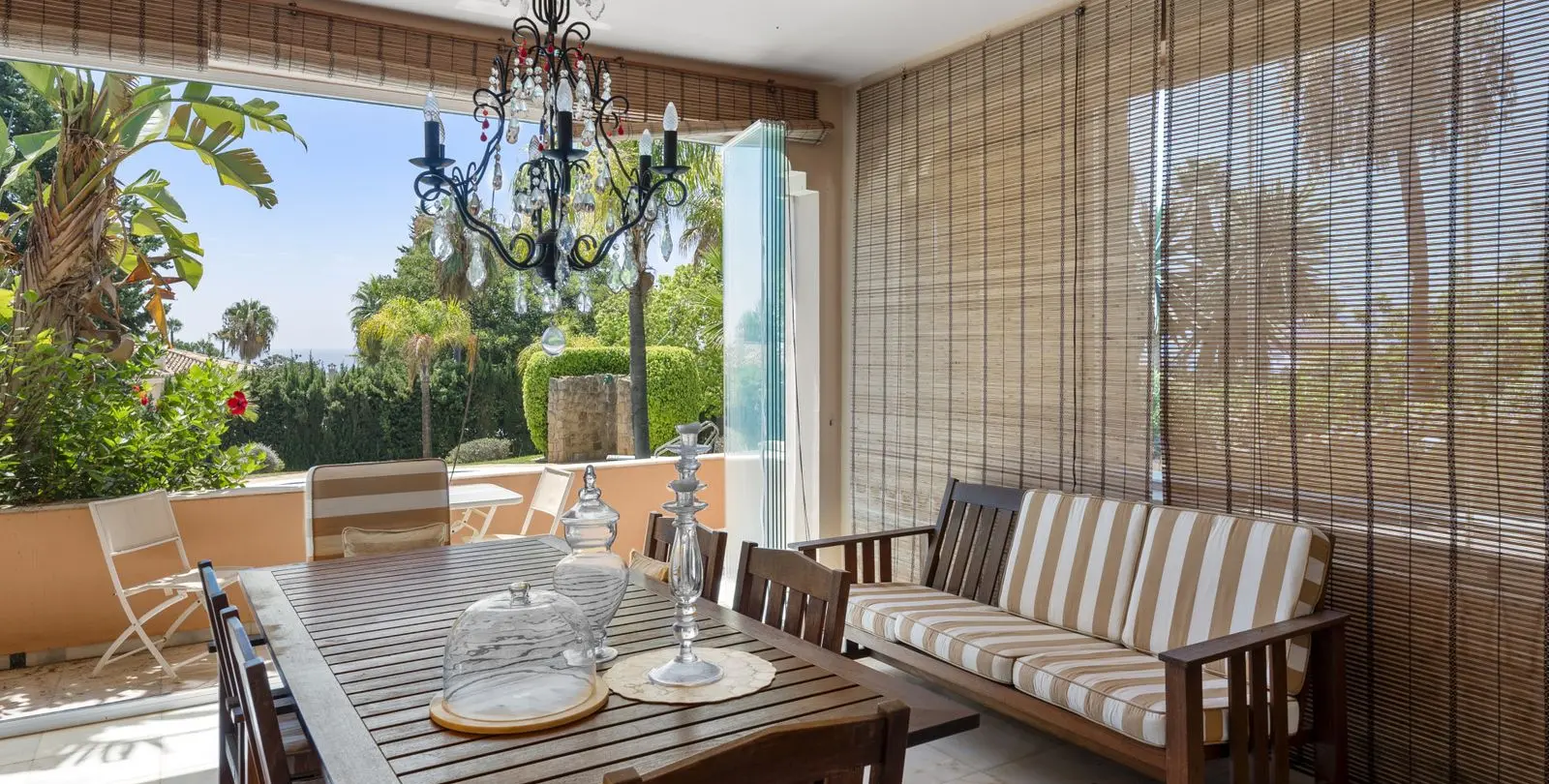 Продажа  отдельно стоящей виллы в Elviria 9