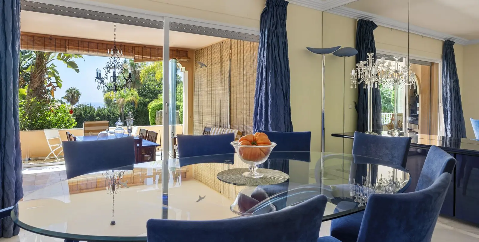 Продажа  отдельно стоящей виллы в Elviria 16