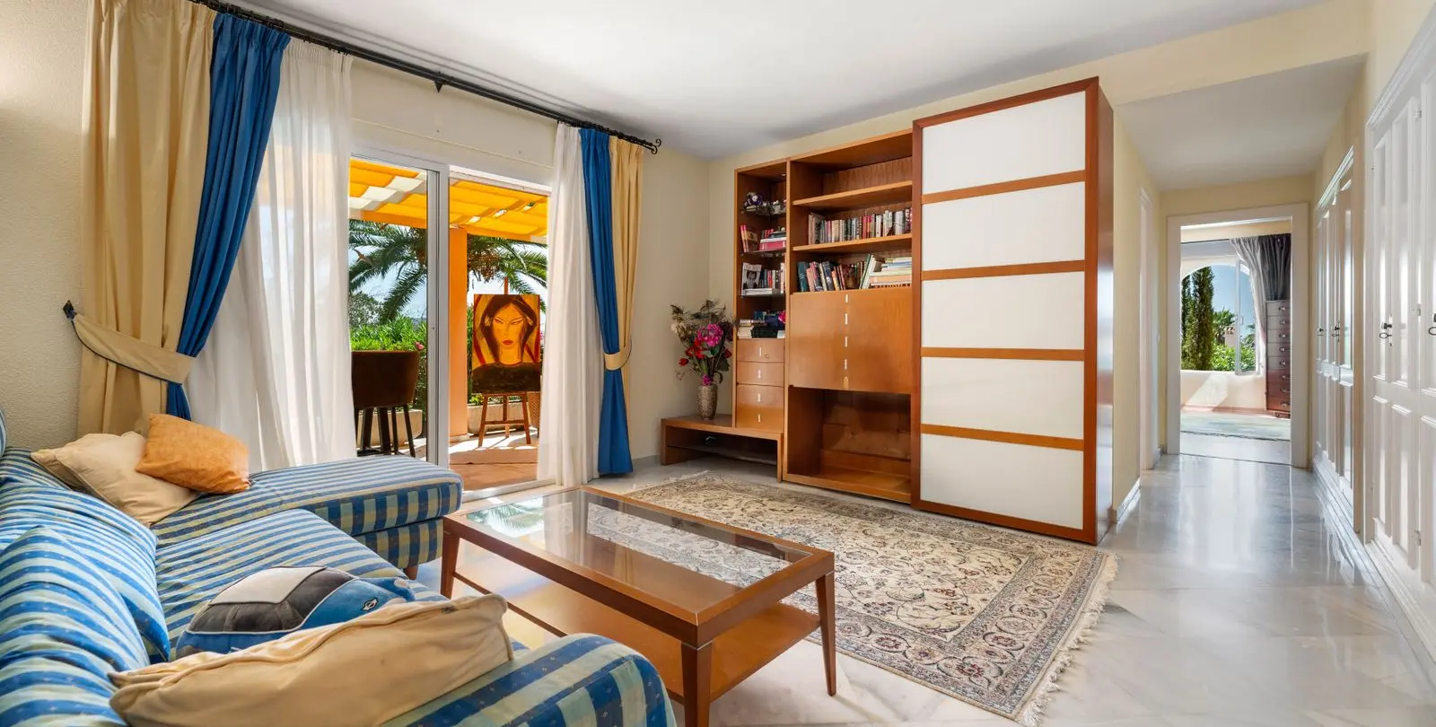 Продажа  отдельно стоящей виллы в Elviria 20