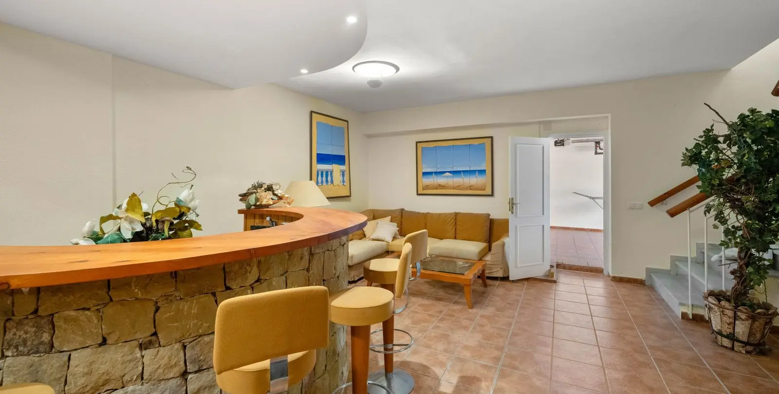 Продажа  отдельно стоящей виллы в Elviria 28