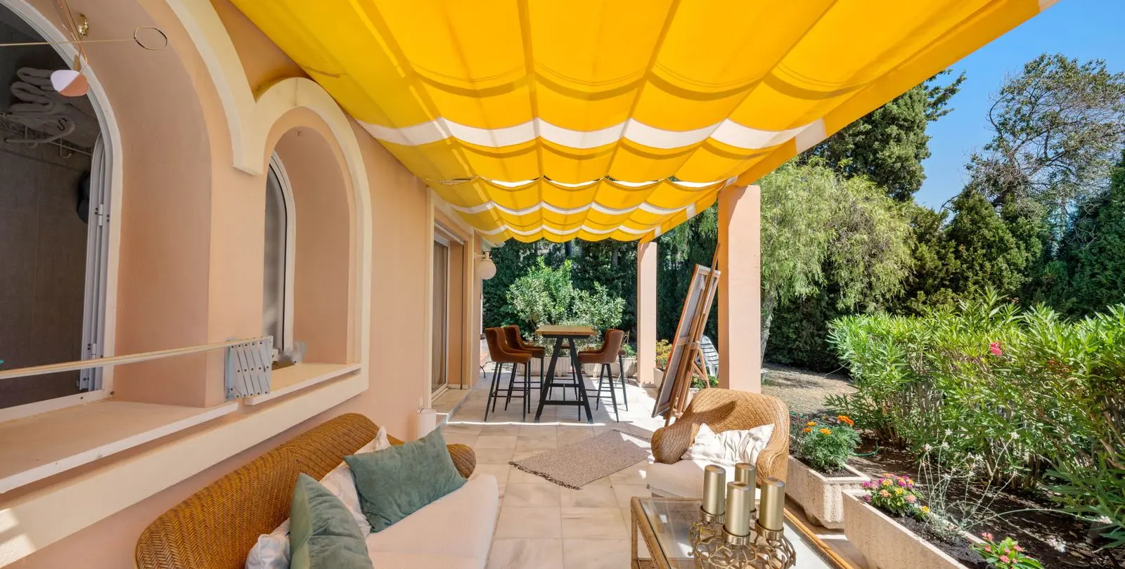 Продажа  отдельно стоящей виллы в Elviria 30