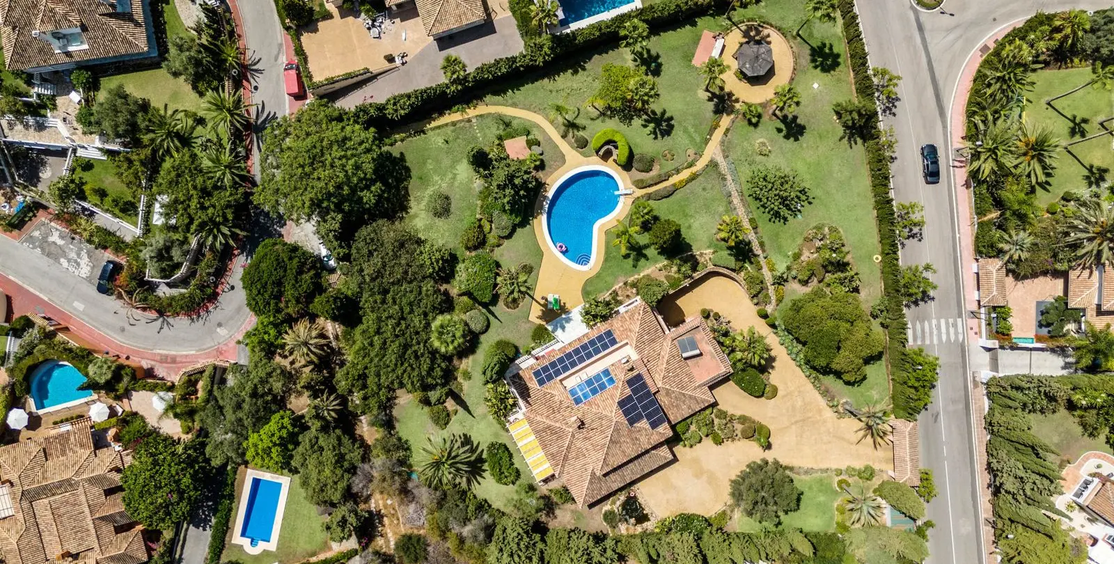 Продажа  отдельно стоящей виллы в Elviria 49