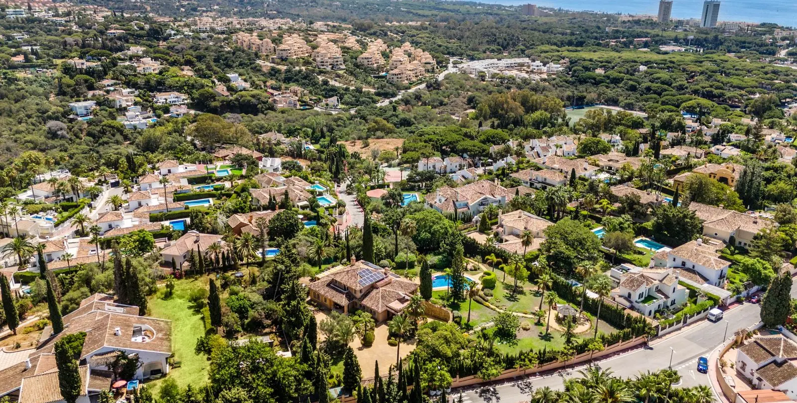 Продажа  отдельно стоящей виллы в Elviria 50