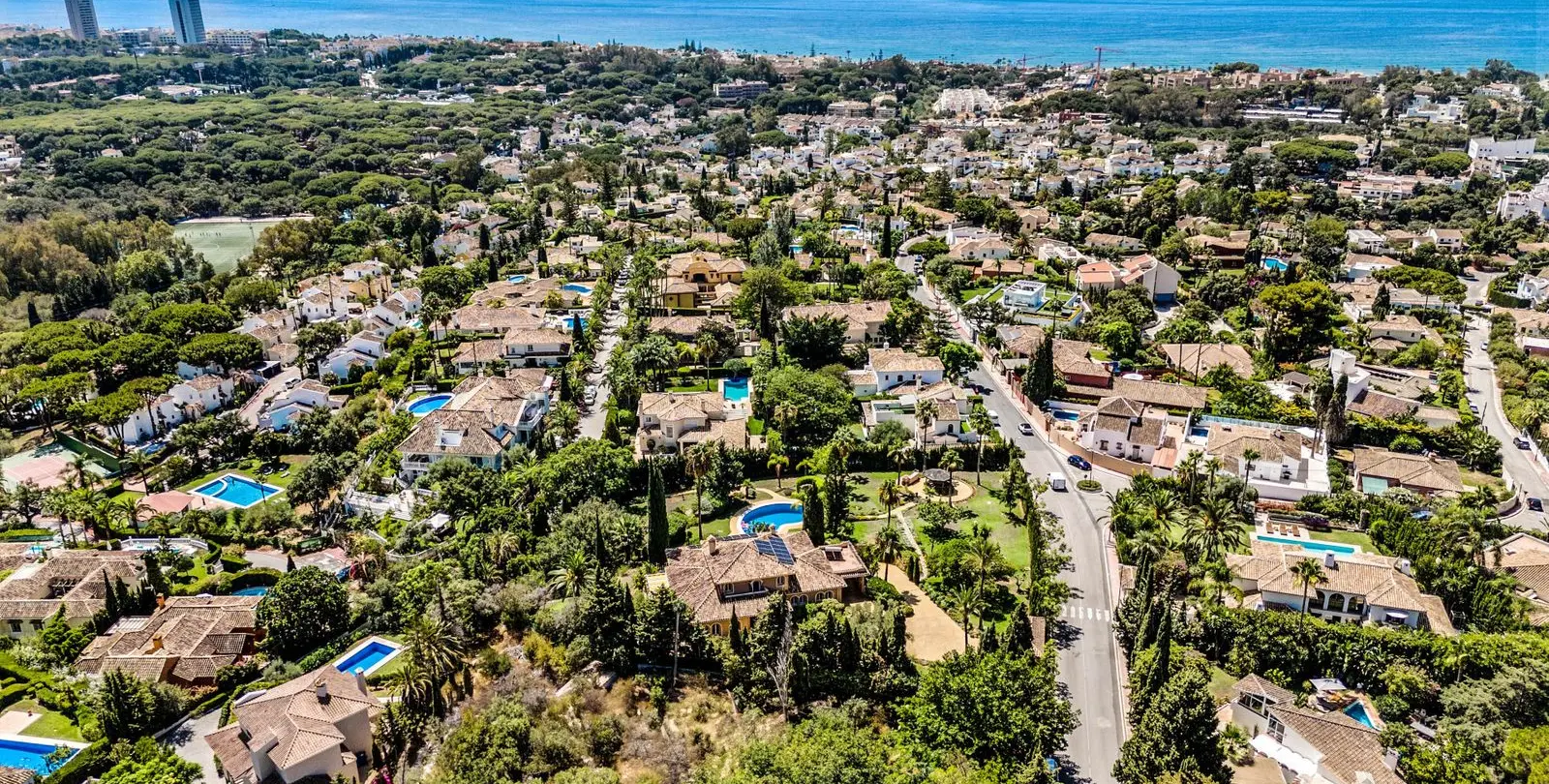 Продажа  отдельно стоящей виллы в Elviria 53