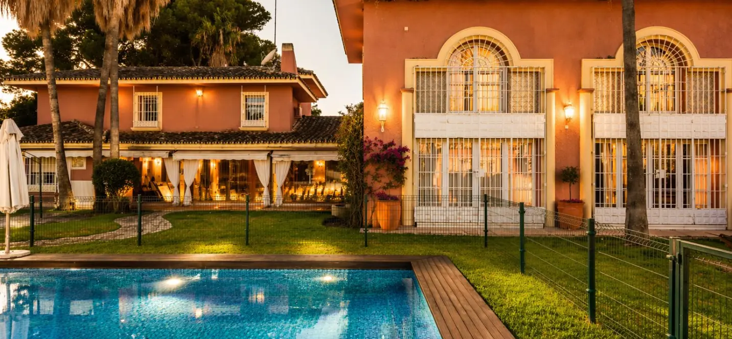 Sale of detached villa in Guadalmina Baja 2