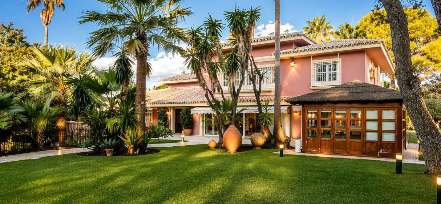 Sale of detached villa in Guadalmina Baja 4