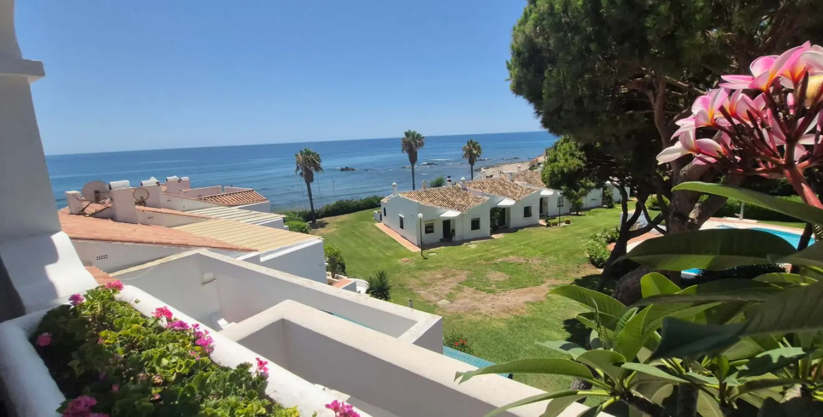 Sale of middle floor apartment in Mijas 1