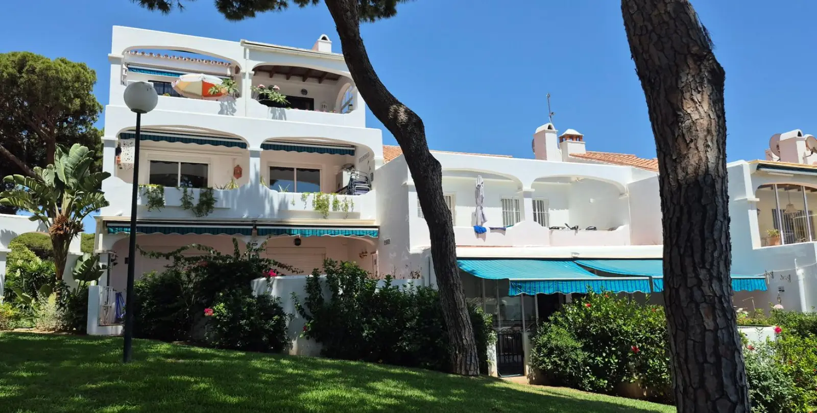 Sale of middle floor apartment in Mijas 48