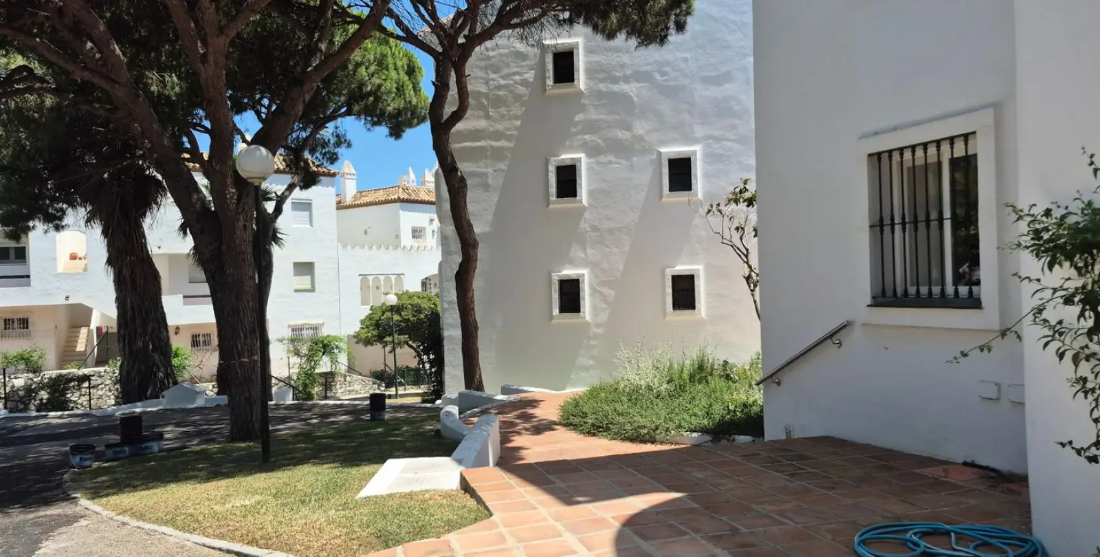 Sale of middle floor apartment in Mijas 58