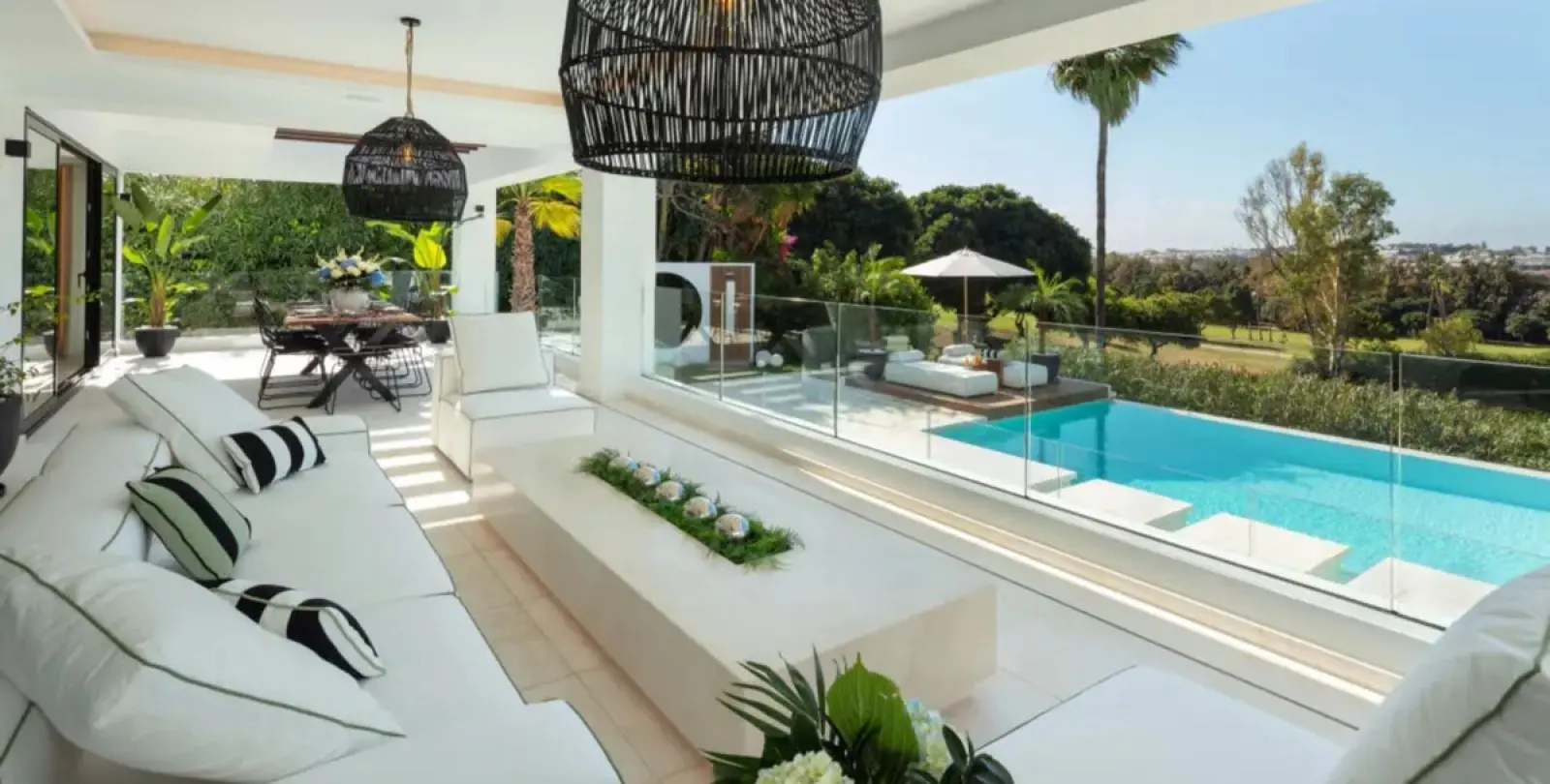 Long-term rent of detached villa in Nueva Andalucía 29