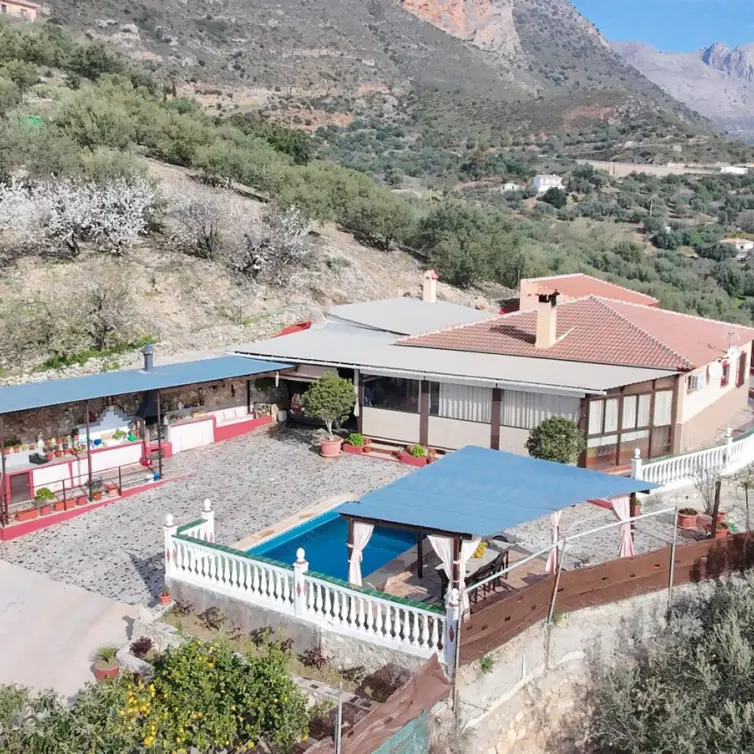 Sale of finca - cortijo in Alcaucín