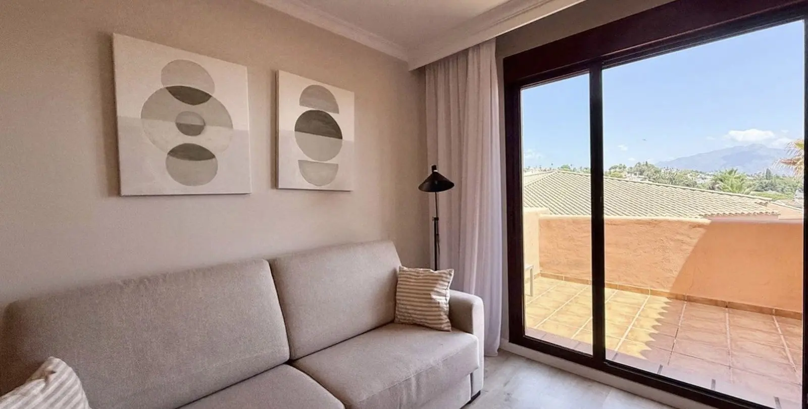 Продажа двухуровневого пентхауса в El Paraiso 9