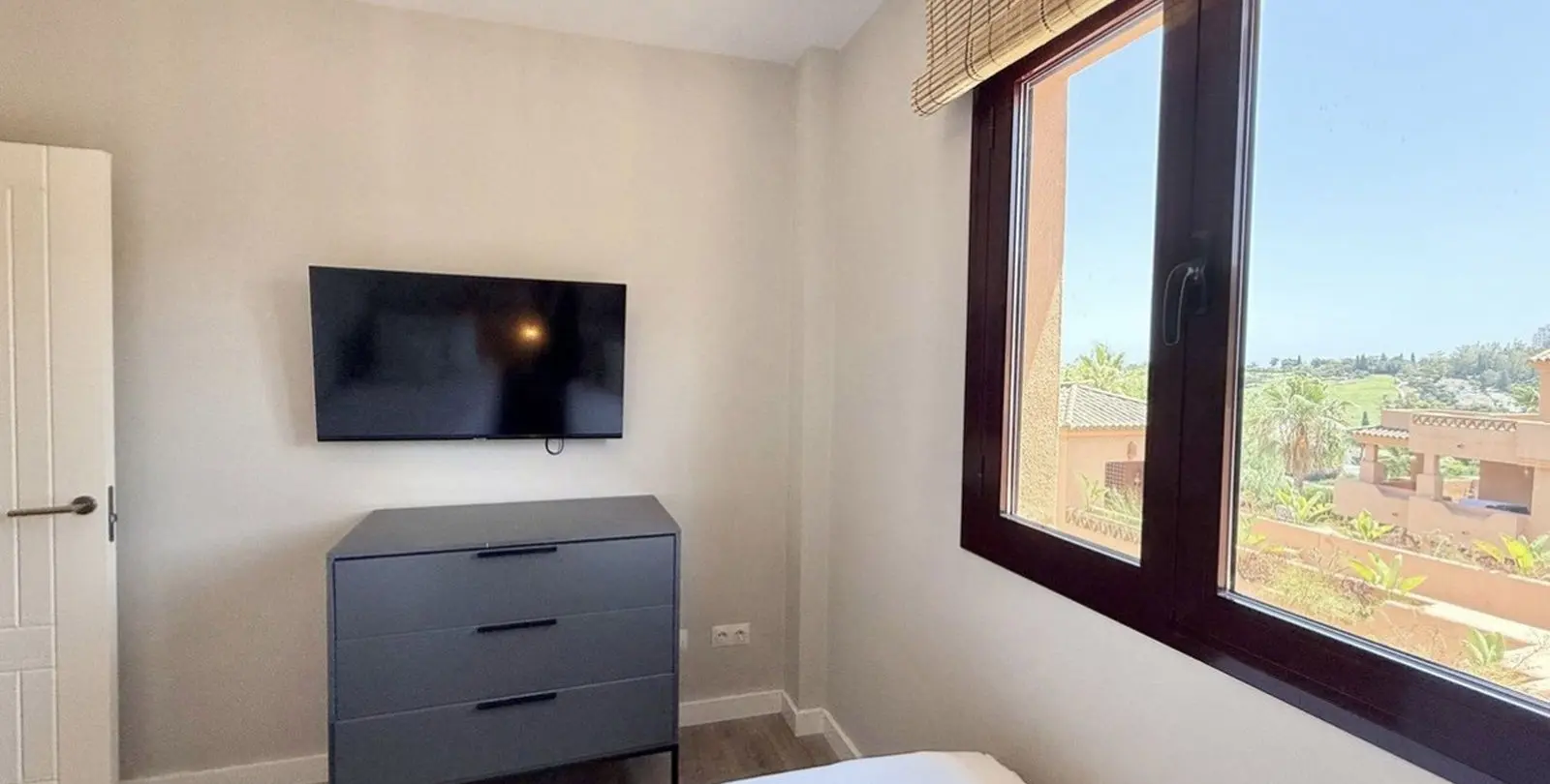 Продажа двухуровневого пентхауса в El Paraiso 26