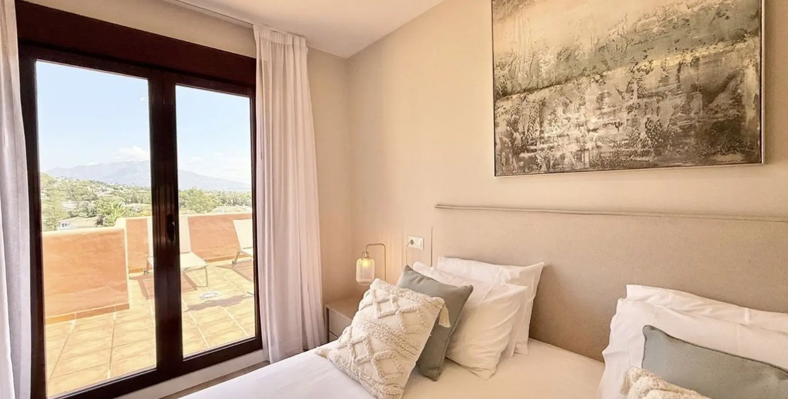 Продажа двухуровневого пентхауса в El Paraiso 30