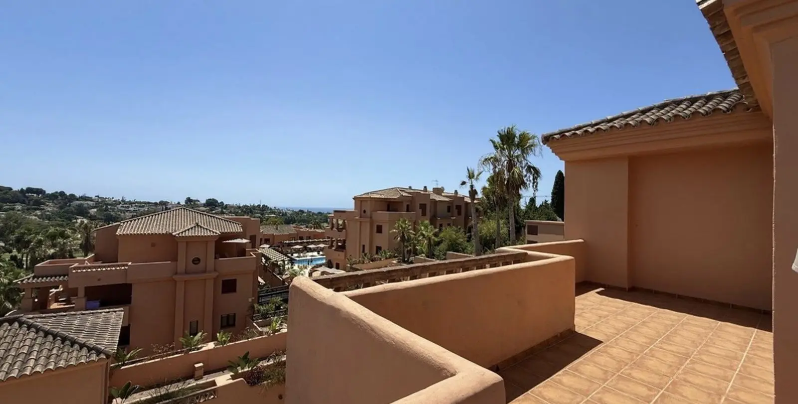 Продажа двухуровневого пентхауса в El Paraiso 37