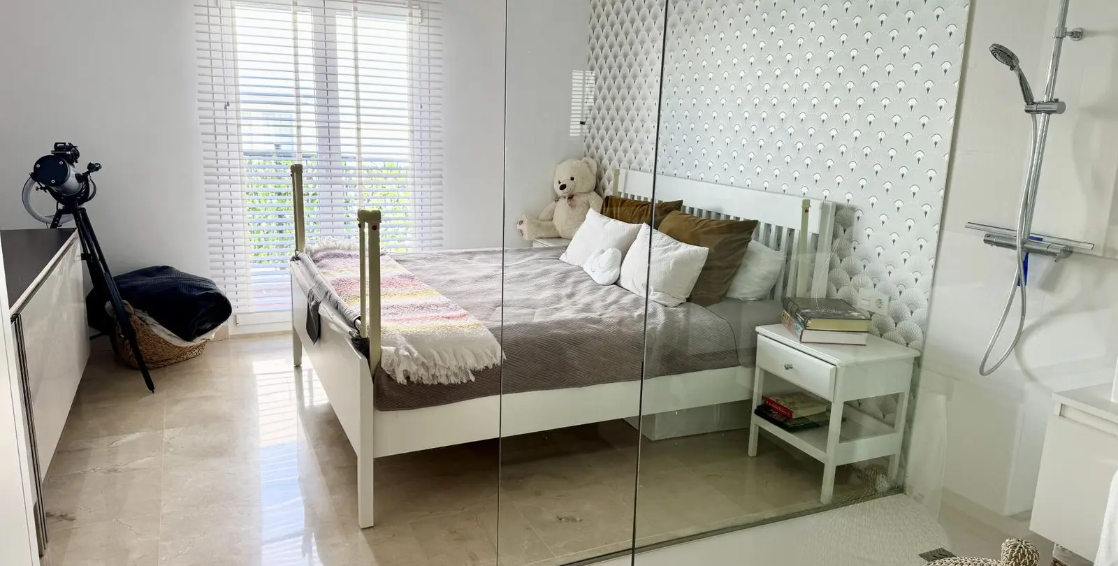Sale of middle floor apartment in Benahavís 21