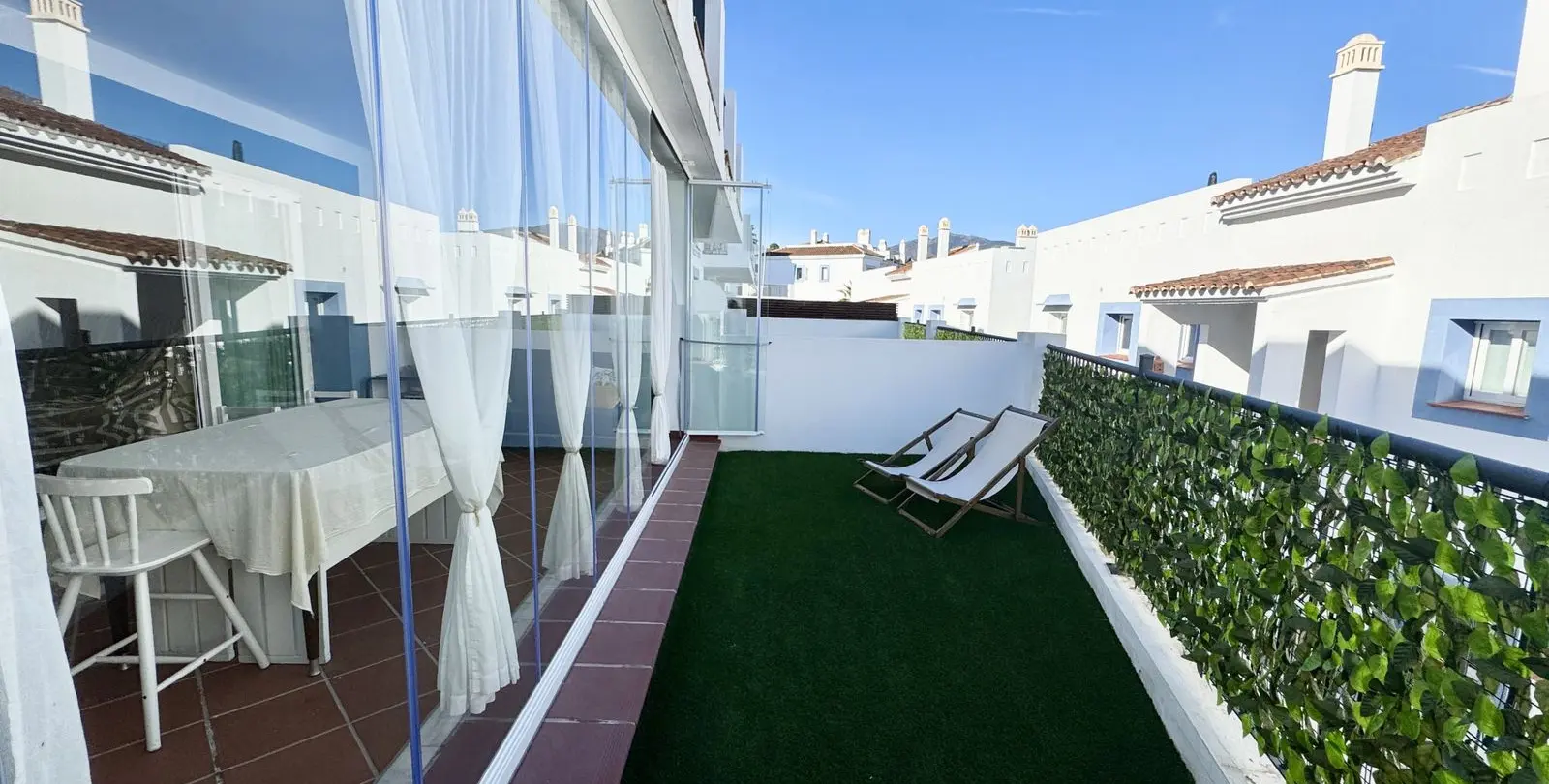 Sale of middle floor apartment in Benahavís 22