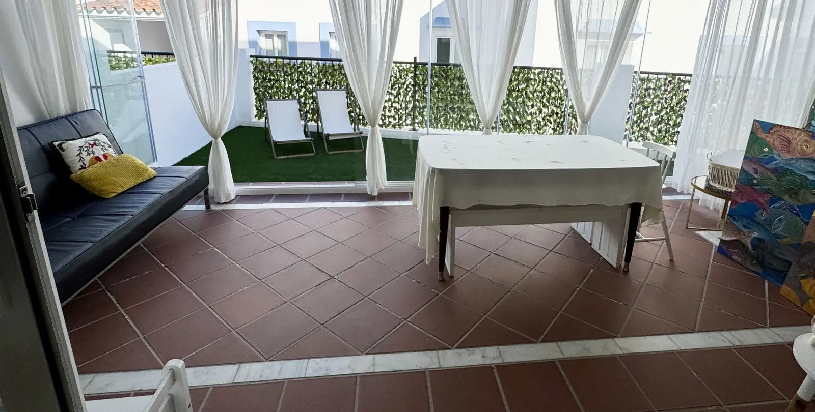 Sale of middle floor apartment in Benahavís 26
