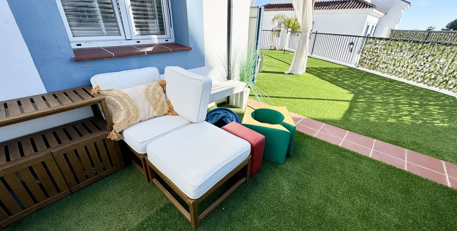 Sale of middle floor apartment in Benahavís 38