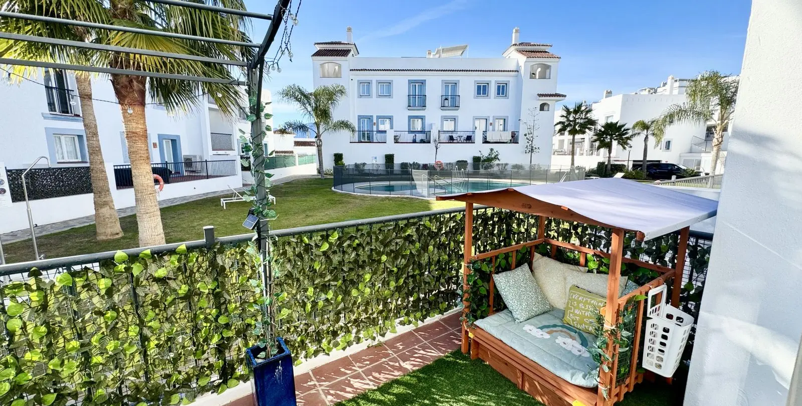 Sale of middle floor apartment in Benahavís 39