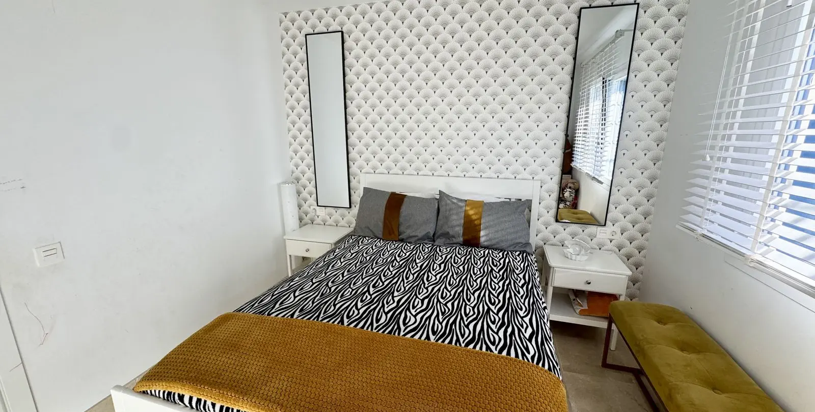Sale of middle floor apartment in Benahavís 46