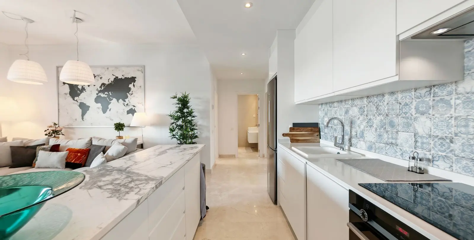 Sale of ground floor apartment in Benahavís 7