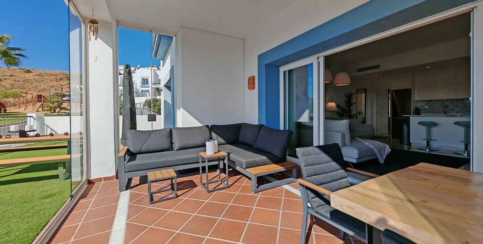 Sale of ground floor apartment in Benahavís 8