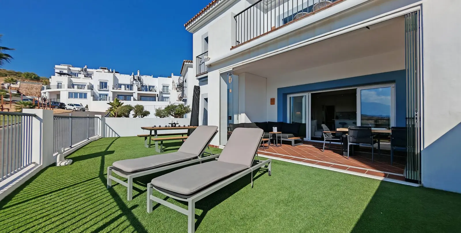 Sale of ground floor apartment in Benahavís 9