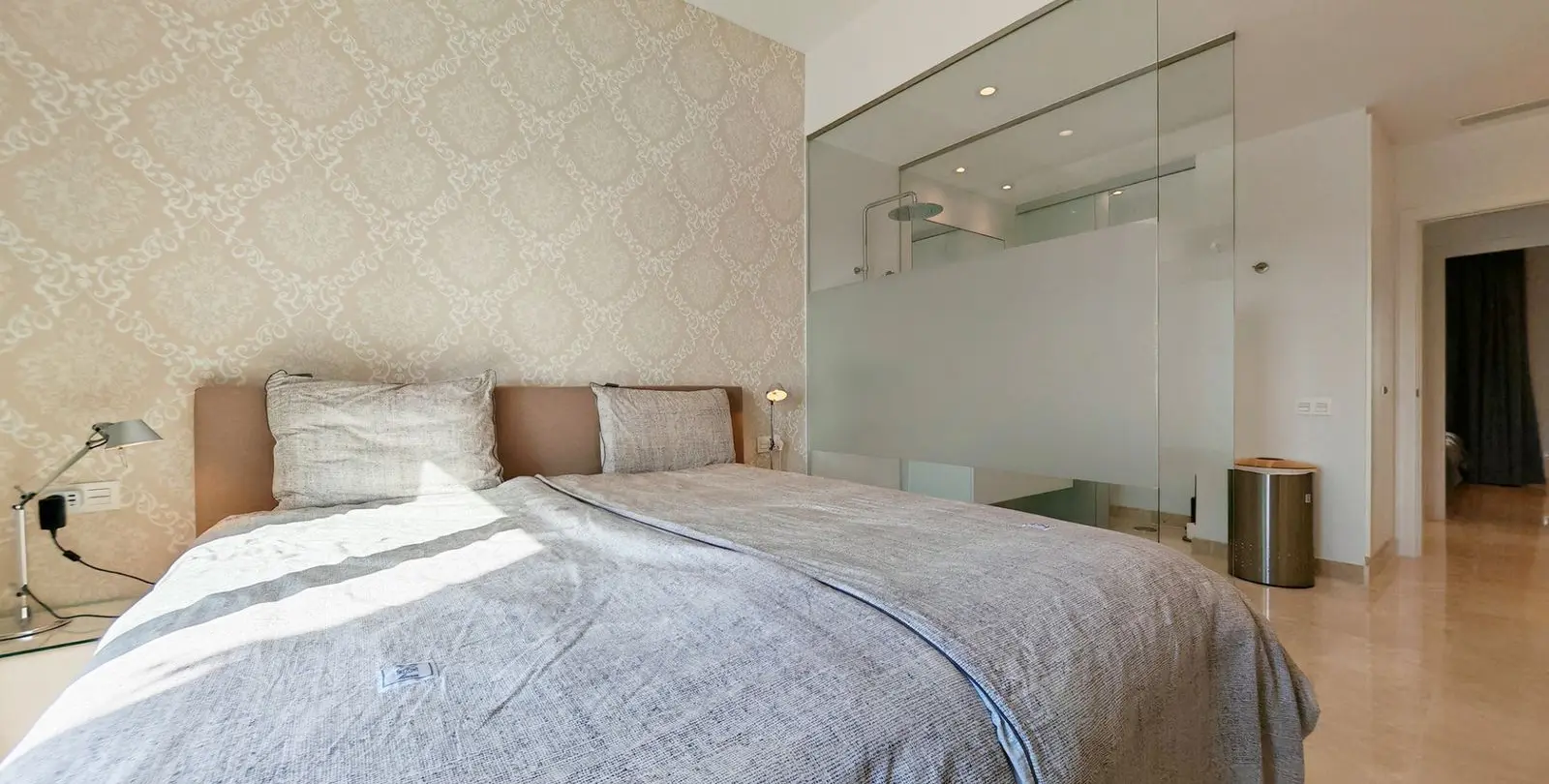 Sale of ground floor apartment in Benahavís 11