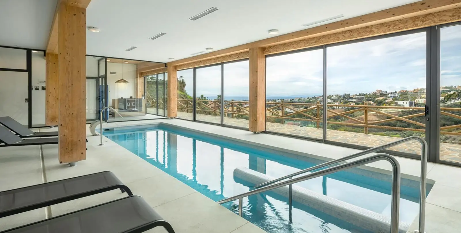 Sale of ground floor apartment in Benahavís 21