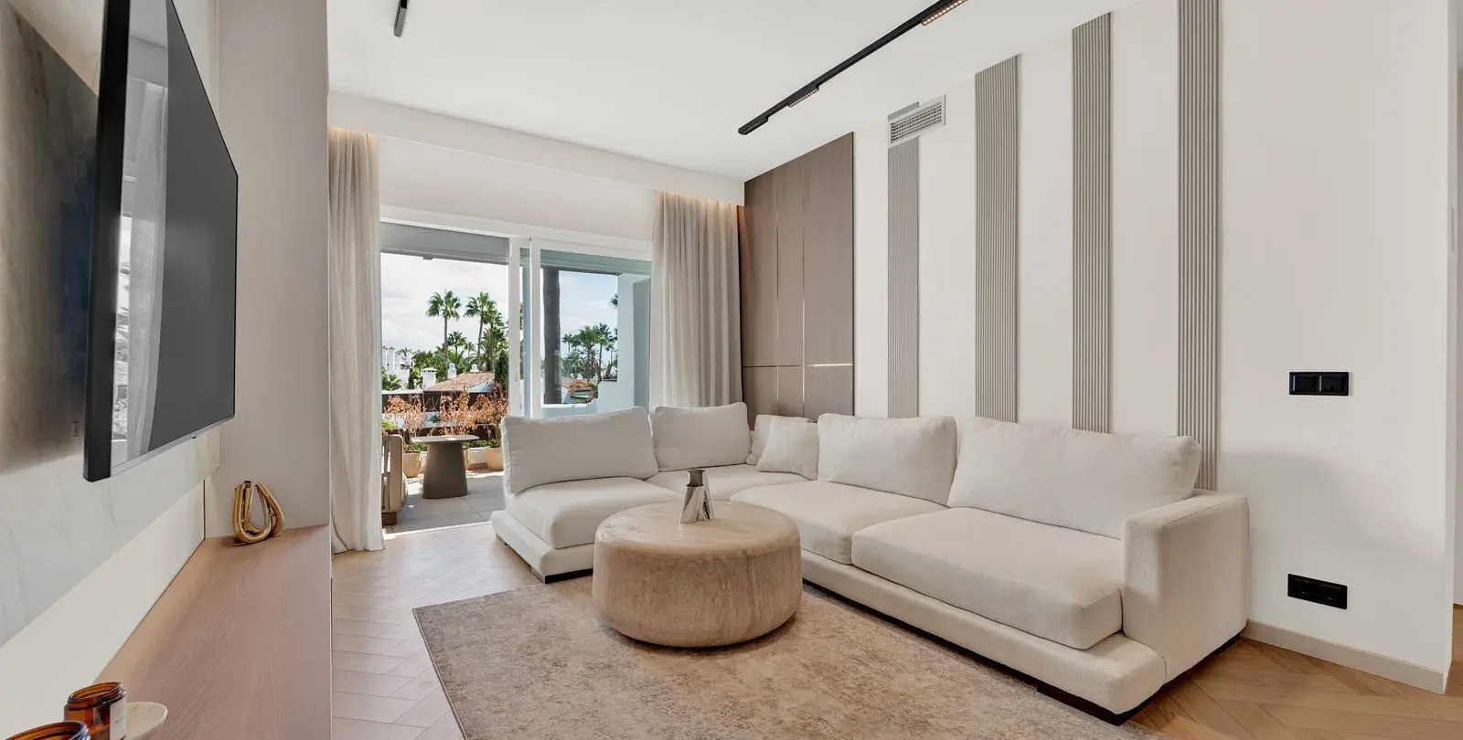 Venta de apartamento en planta media en Cancelada 1
