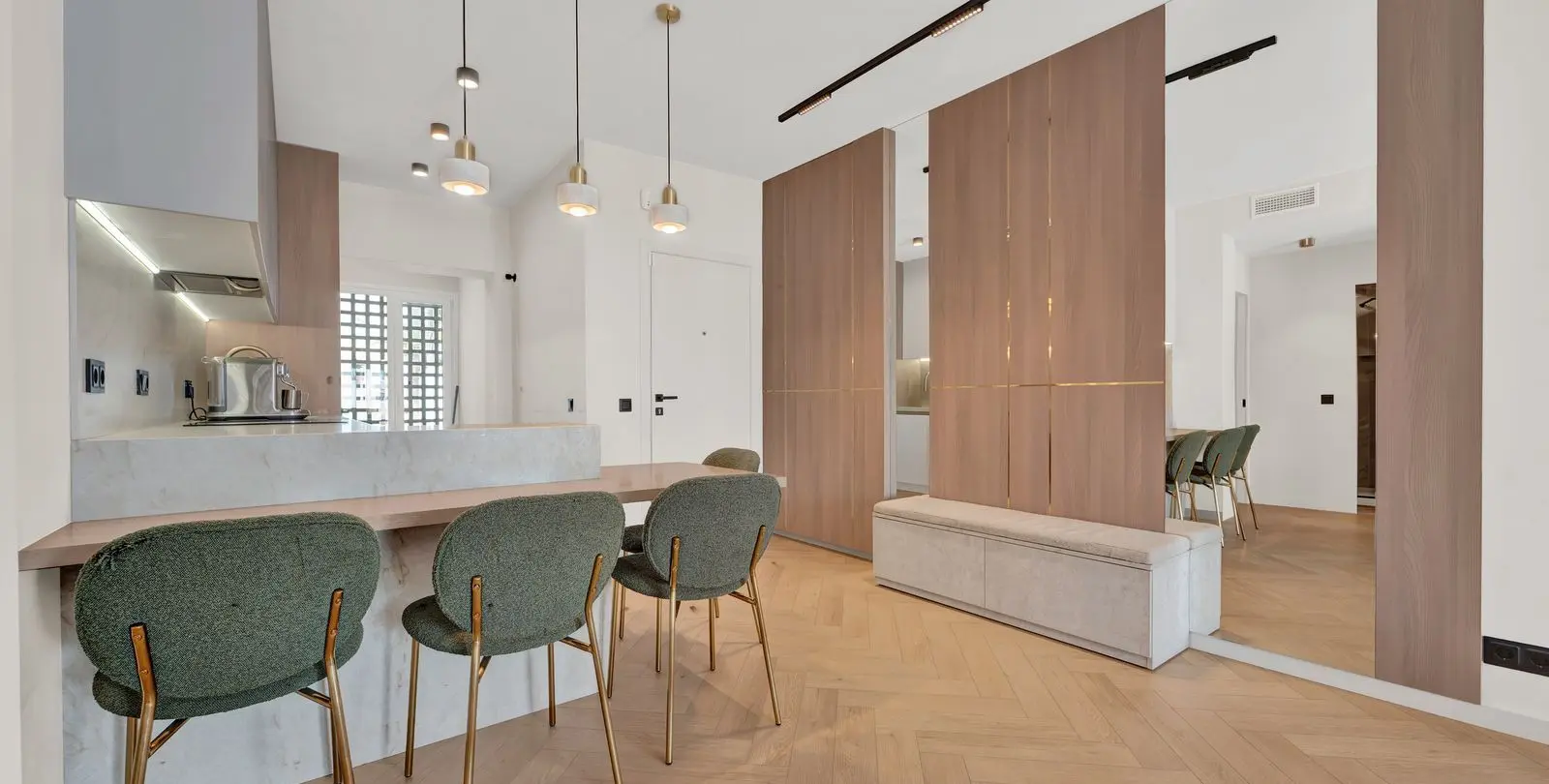 Venta de apartamento en planta media en Cancelada 3