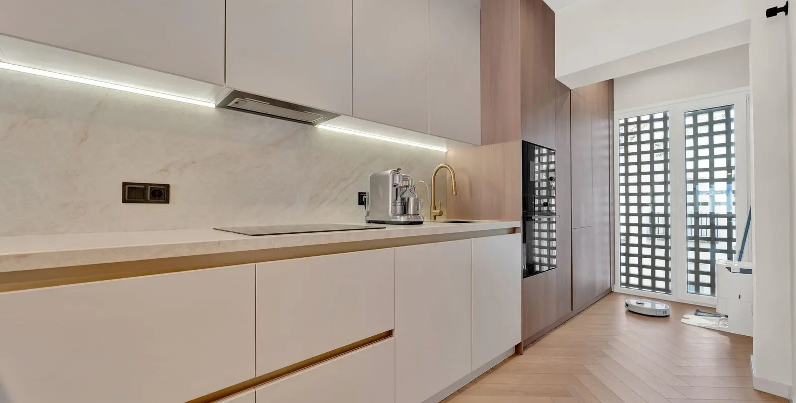 Venta de apartamento en planta media en Cancelada 4
