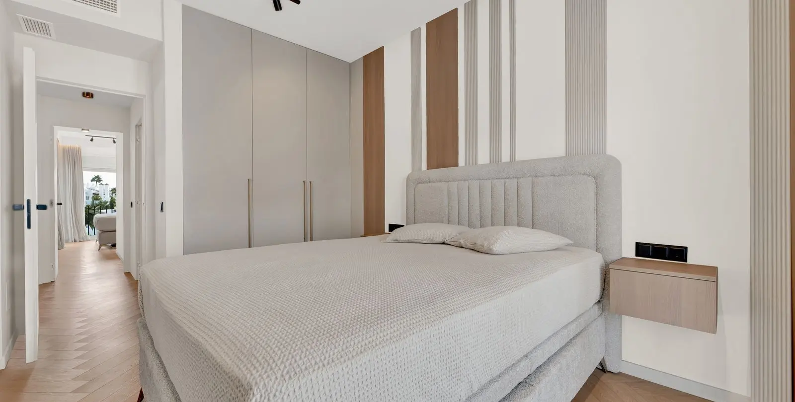 Venta de apartamento en planta media en Cancelada 9