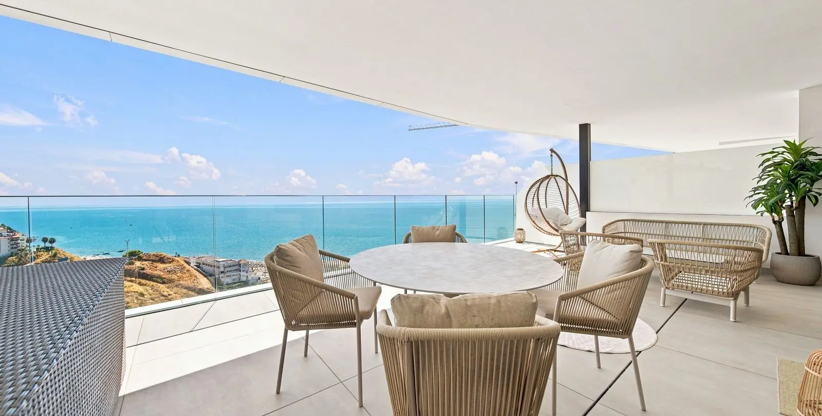 Venta de apartamento en planta media en Fuengirola 1