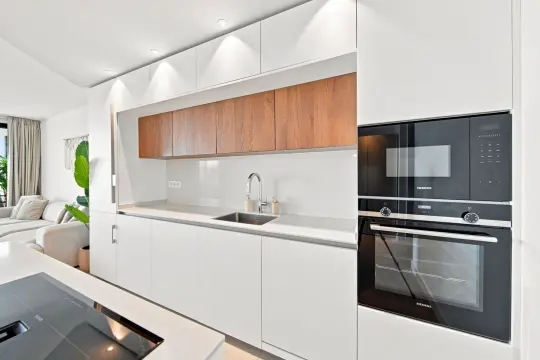 Image 3 thumb