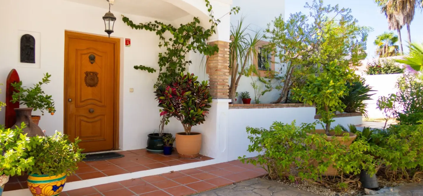 Sale of detached villa in El Padron 1