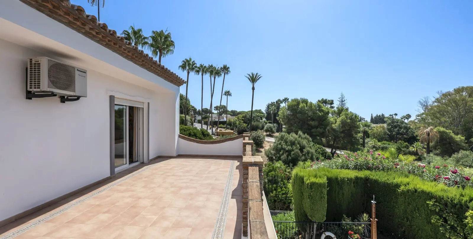 Sale of detached villa in Mijas Costa 28