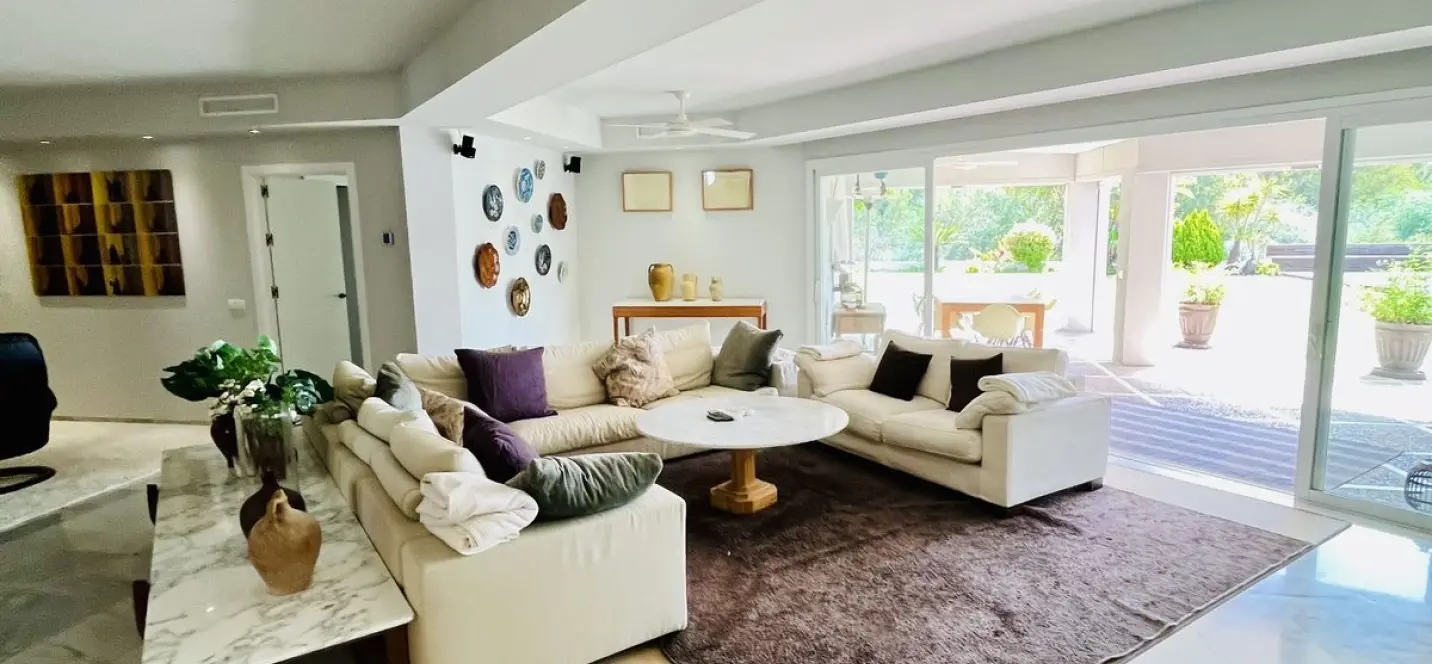 Sale of detached villa in Guadalmina Baja 4
