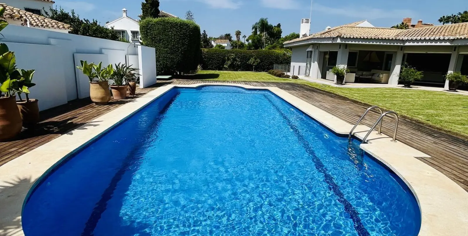 Alquiler a largo plazo de villa independiente en Guadalmina Baja 33