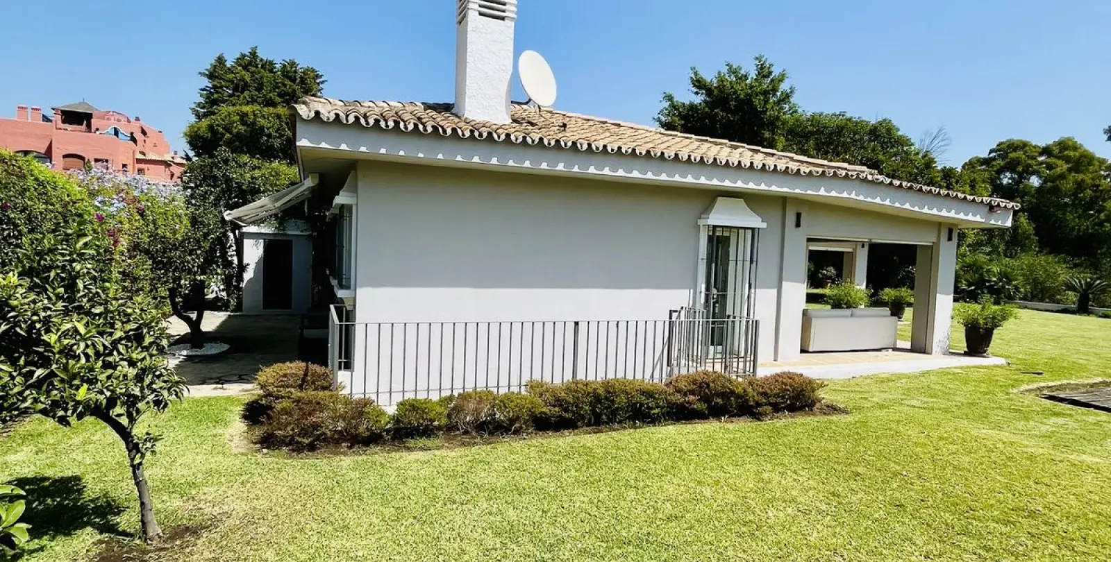 Alquiler a largo plazo de villa independiente en Guadalmina Baja 37